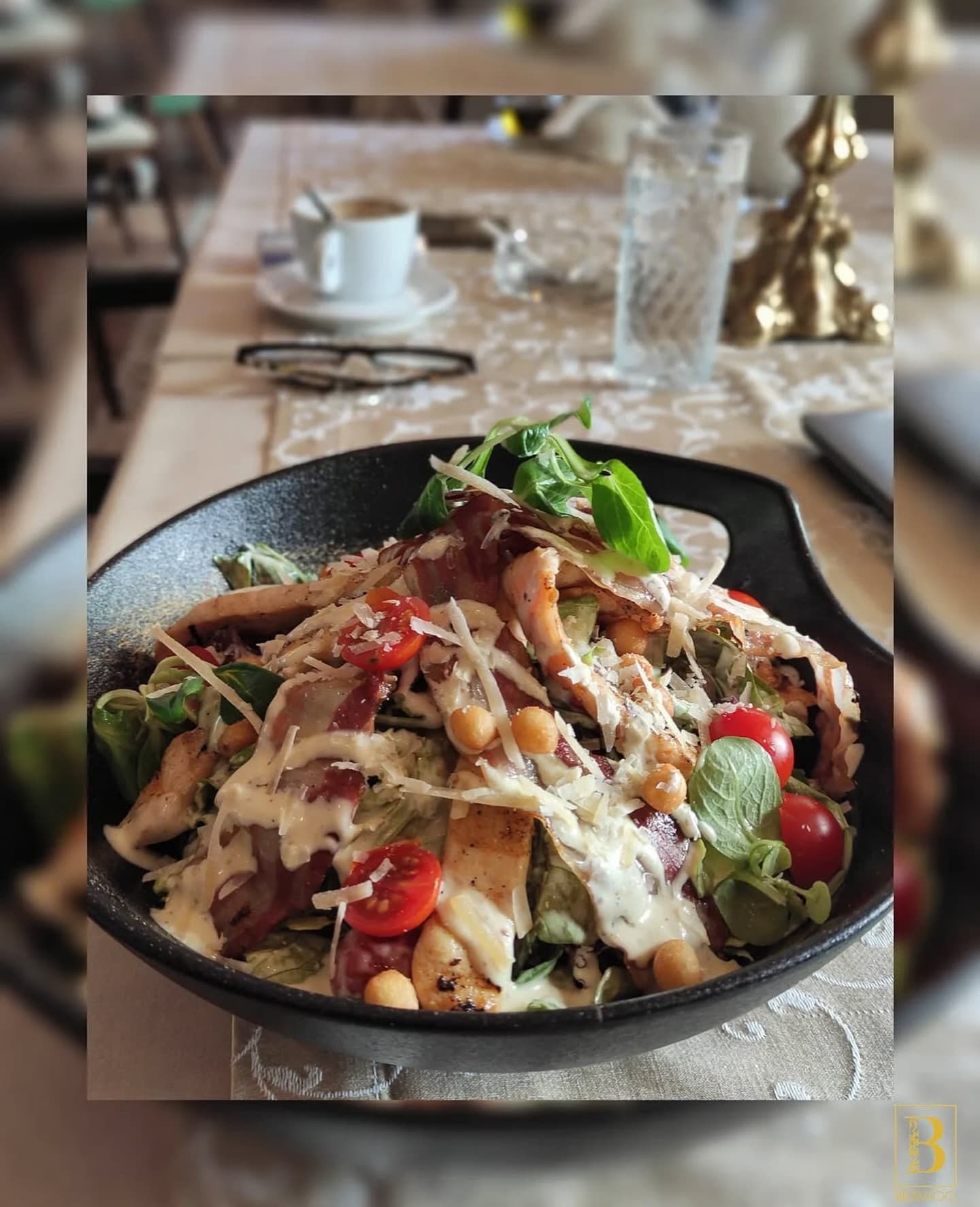 Cezar salata a la Bravado